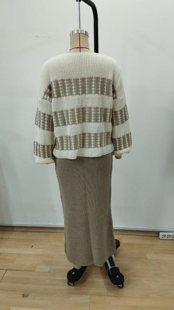 Set din doi piese: bluză tricot și fustă cu mâneci lungi, guler ovăl, detaliu drapat, 31820