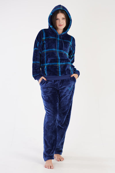 PIJAMALE DE DAMĂ - BLUZĂ CU GLUGĂ MOALE, UMERI CĂZUŢI, MÂNECĂ LUNGĂ, BUZUNAR MARSUPIU, MANŞETE ŞI PANTALONI LUNGI - INDIGO