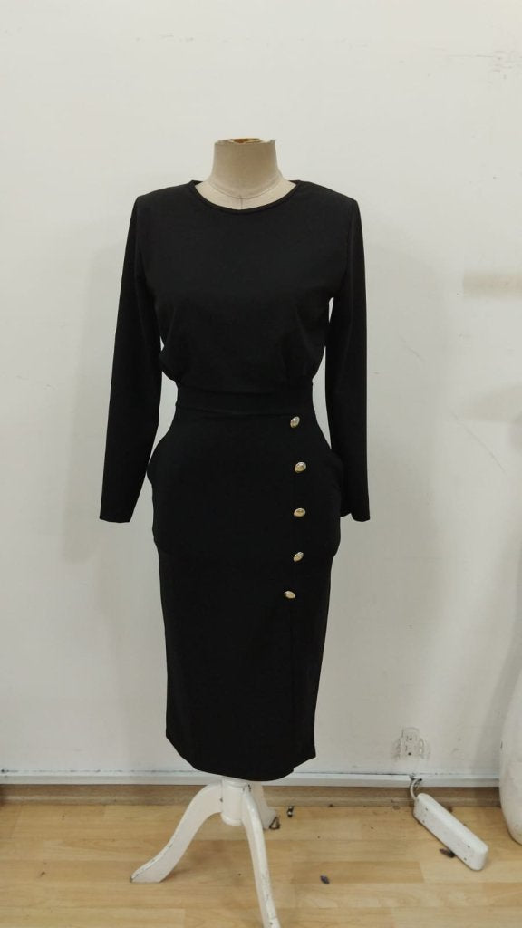 Rochie midi din crep importat, cu mânecă lungă, decolteu rotund, crăpătură laterală și nasturi, 38809