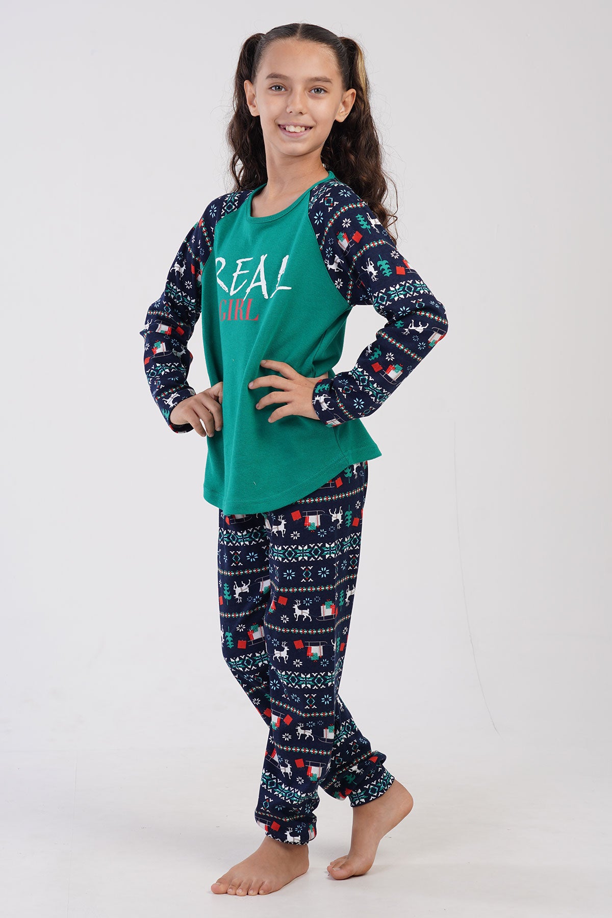SET PIJAMA FETE INTERLOCK GULERAT, MANECA LUNGA RAGLAN, TIV OVAL SI MANSETE (9-10/15-16) - VERDE