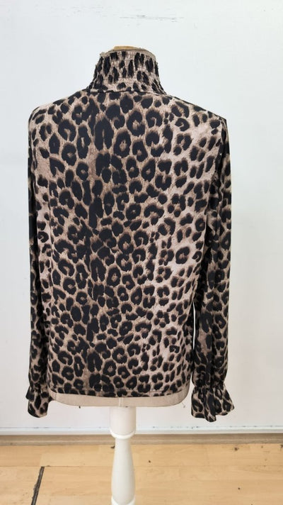 Women's Long-Sleeved Guipure Detail Turtleneck Leopard Print Supreme Blouse, 31728