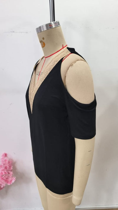 Bluza din viscon cu umerele descoperite, guler V, 36628
