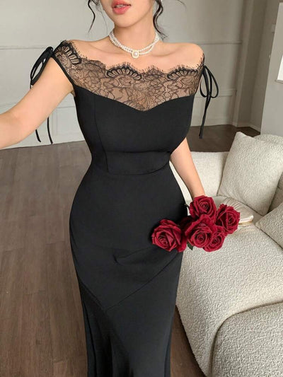 Rochie lungă de damă, din crep importat, cu decolteu barcă, detalii din dantelă la bust și decolteu, 36178