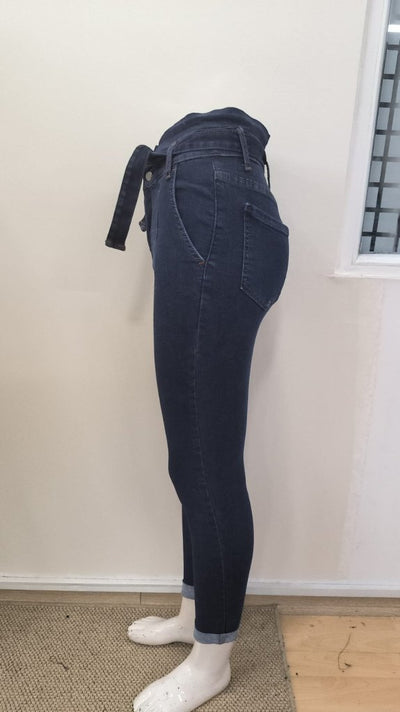 Pantaloni de denim cu talie înaltă, nasturi pe fată, detaliu rupt, 31069