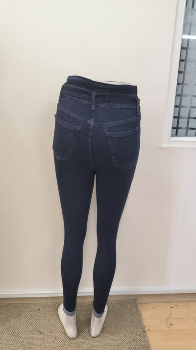 Pantaloni de denim cu talie înaltă, nasturi pe fată, detaliu rupt, 31069