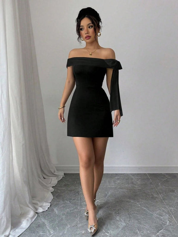 Rochie scurtă din crep importat, cu guler Madonna și detaliu cu panglică, 31411