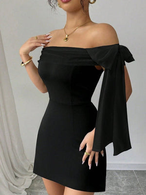 Rochie scurtă din crep importat, cu guler Madonna și detaliu cu panglică, 31411