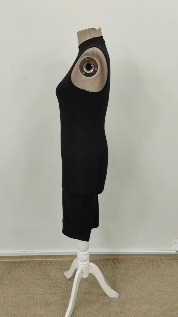 Rochie scurtă de damă cu guler înalt, fără mâneci, model scuba, 31566