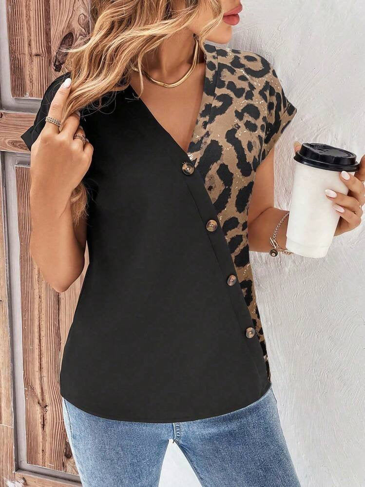 Bluza din viscoză pentru femei cu mâneci scurți, gât V, nasturi pe față, model leopard, 37592