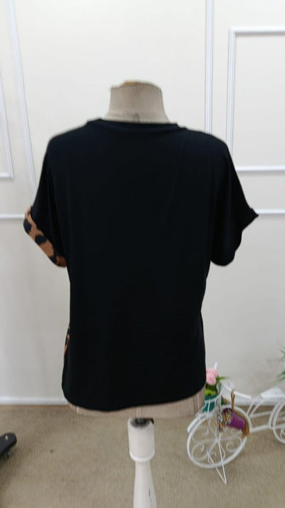Bluza din viscoză pentru femei cu mâneci scurți, gât V, nasturi pe față, model leopard, 37592