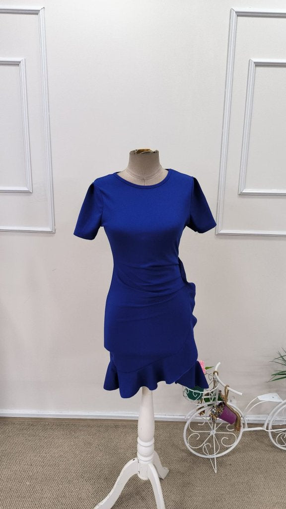 Rochie de damă din crep importat, cu mânecă scurtă, guler rotund și volane în față, 32789