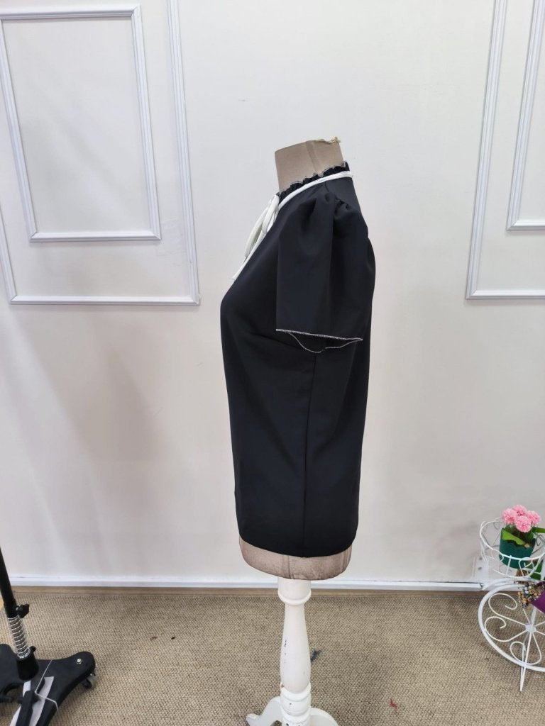 Bluz crep Janjan pentru femei cu maneca scurta, gat cu volanuri si snur decorativ, 35647