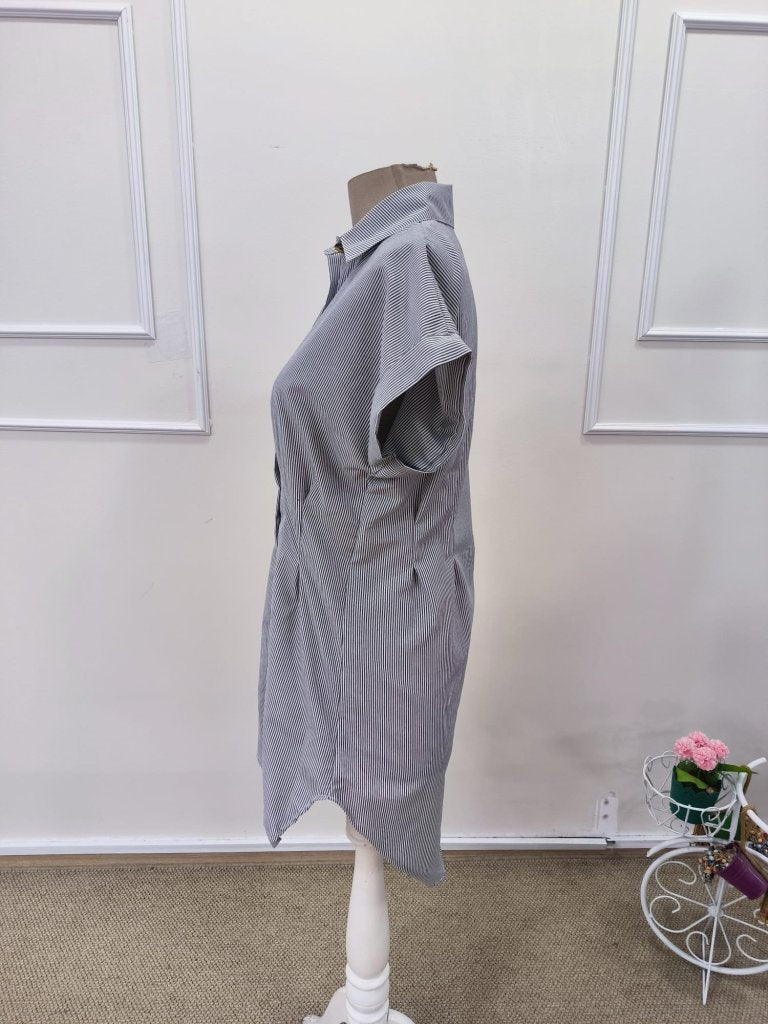 Rochie scurtă tricotată de damă, cu mânecă scurtă, guler și nasturi frontali, 32210
