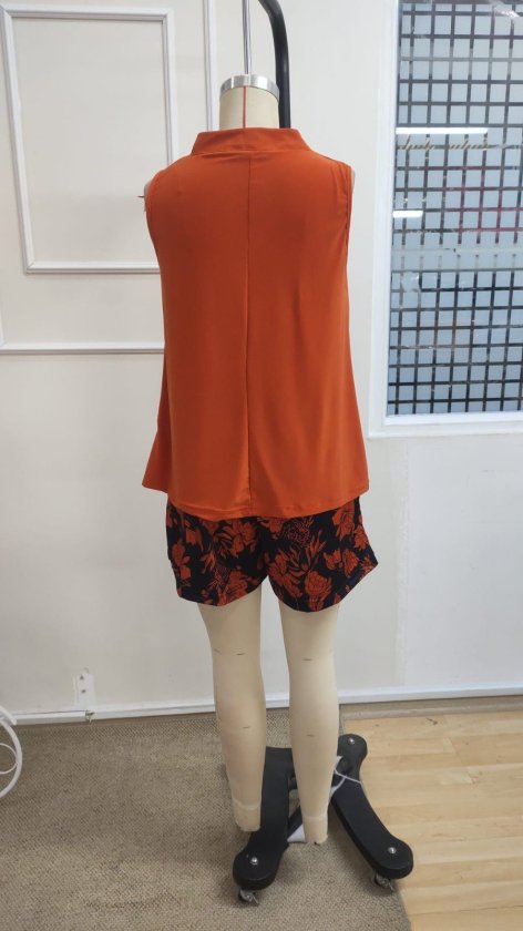 Kadın Askılı V Yakalı Sandy Bluz Ve Desenli Short Ikili Takım, 37150