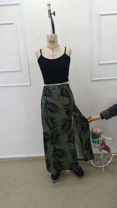 Set de două piese pentru femei, bluză scurtă din viscoză, cu guler rotund și bretele, și fustă Supreme cu crăpături și model, 32681