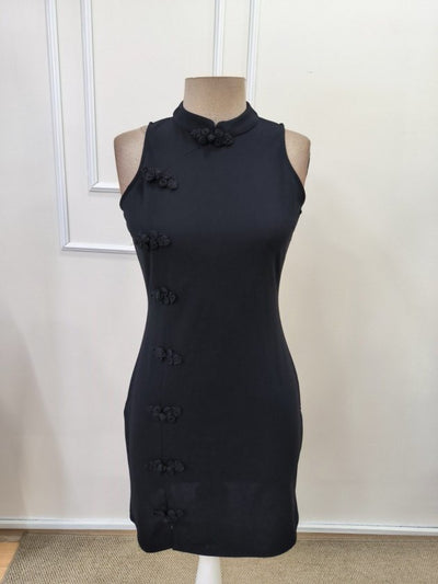 Rochie scurtă de damă din crep importat, cu umeri goi, și detaliu cu papion la decolteu, 32698