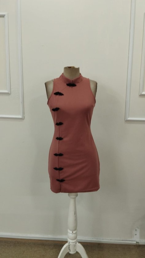 Rochie scurtă de damă din crep importat, cu decolteu pe umeri și papion, 32701