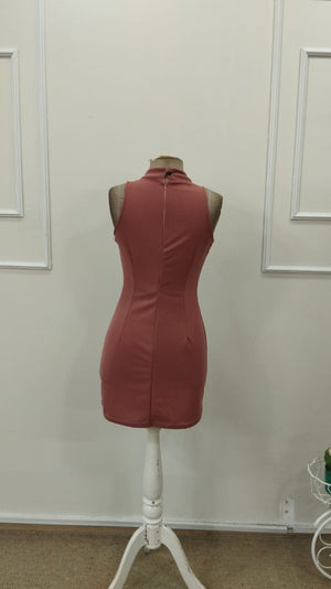 Rochie scurtă de damă din crep importat, cu decolteu pe umeri și papion, 32701