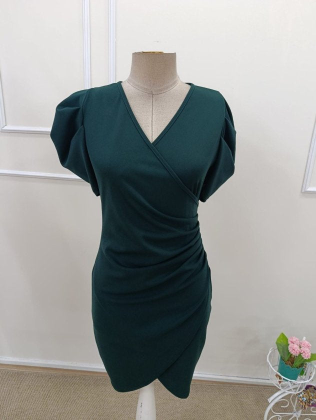 Rochie scurtă de damă, import, din crep, cu mânecă scurtă, guler petrecut și tăietură asimetrică, 32759