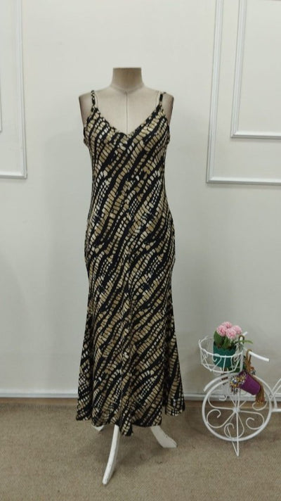 Women's Spaghetti Strap V-Neck Patterned Long Interlock Dress, 32774