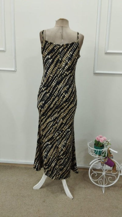 Women's Spaghetti Strap V-Neck Patterned Long Interlock Dress, 32774