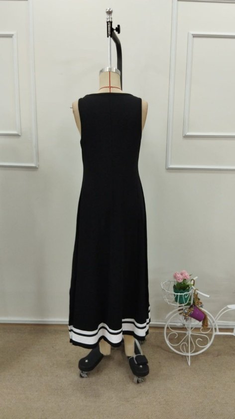 Rochie lungă de damă din viscoză, cu bretele, guler rotund și bandă decorativă la tiv, 34717