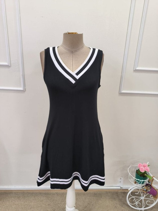 Rochie scurtă de damă din viscoză, cu bretele, decolteu în V și buzunare, 32904