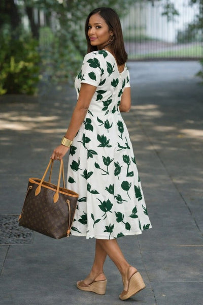 Women's Short Sleeve V-Neck Patterned Jersey Dress with Pocket Detail, 33266