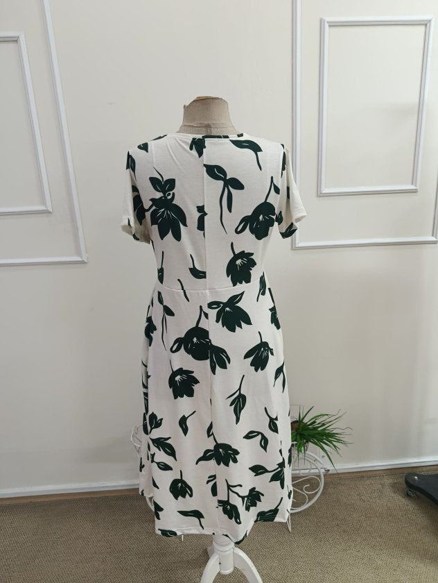Women's Short Sleeve V-Neck Patterned Jersey Dress with Pocket Detail, 33266