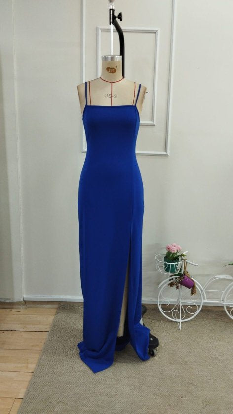 Rochie de damă din crep strălucitor, cu bretele, adânci și lungi, cu crăpături, 33523
