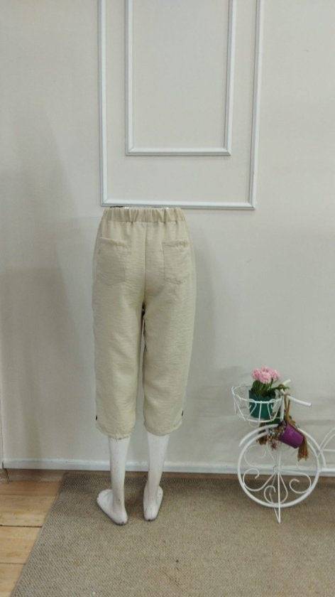 Pantaloni midi de damă, cu talie înaltă, elastică, cu detalii nasturi laterali, 33561