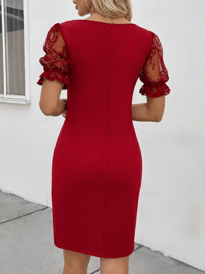Rochie din crep importat cu mânecă scurtă, guler V cu dantelă, drapeată pe laturi și detaliu diagonal, 36666