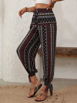 Pantaloni de damă cu talie înaltă, model, cu tiv cu legături și crăpături laterale, 33940