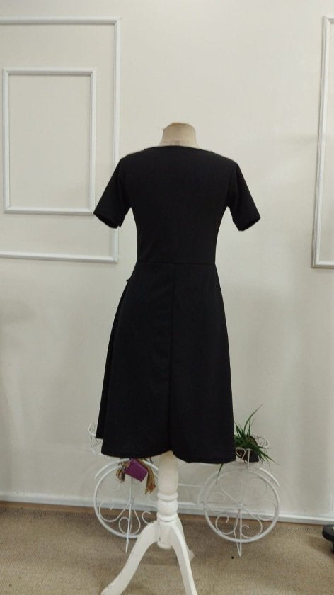 Women's Short Sleeve Crew Neck Pocket Detail Imported Crepe Midi Dress, 33948