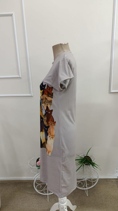Rochie midi din viscoză cu mânecă scurtă, guler rotund, imprimeu cu pisici, 34021