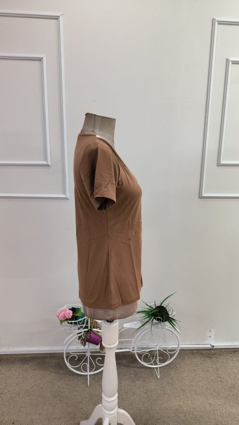 Bluză de damă din viscoză bicoloră, cu mânecă scurtă și guler rotund, 34030