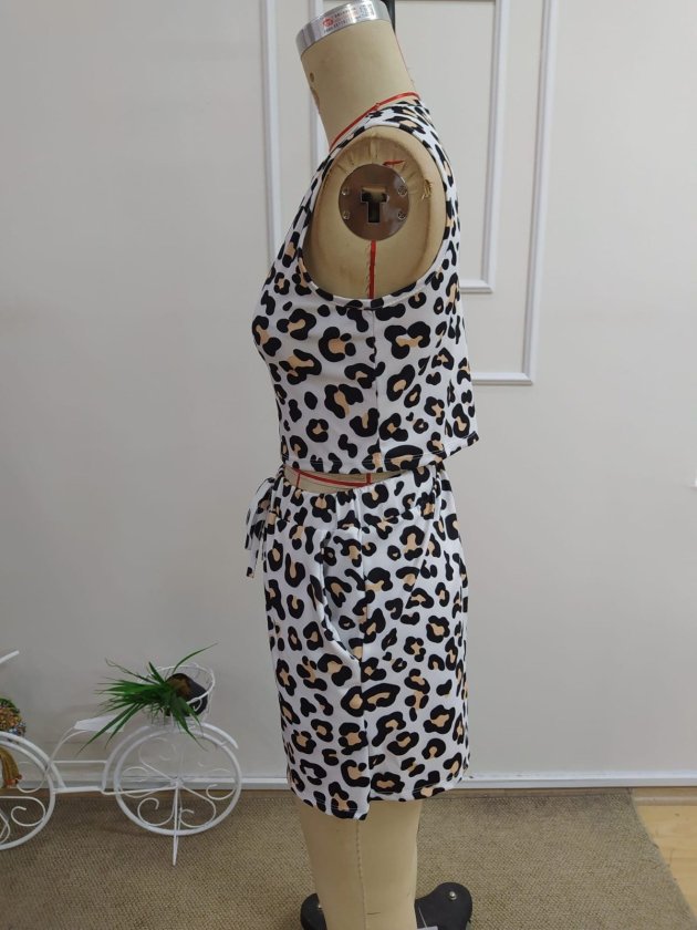 Set de două piese pentru femei, bluză scurtă și pantaloni scurți, cu guler rotund, model Scuba, cu umeri goi, 34267