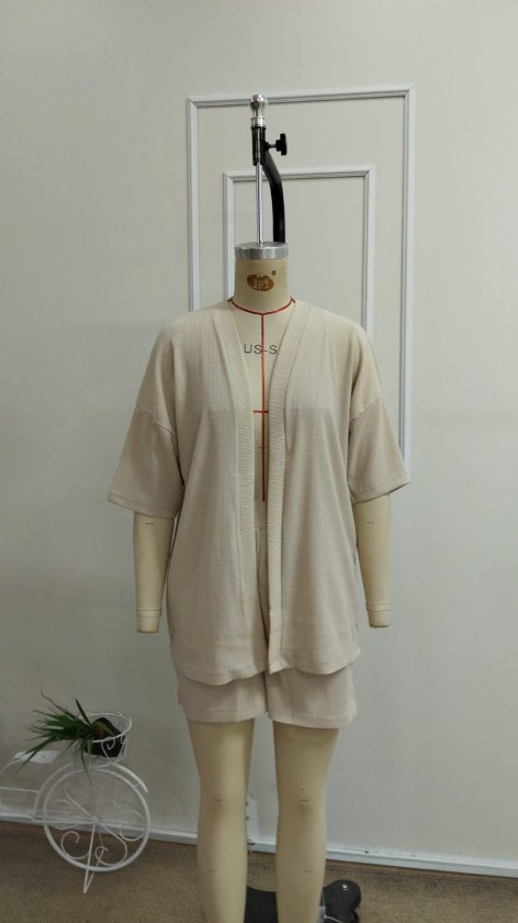 Set de două piese pentru femei, jachetă și pantaloni scurți din crep, cu mânecă scurtă și deschidere în față, 34345