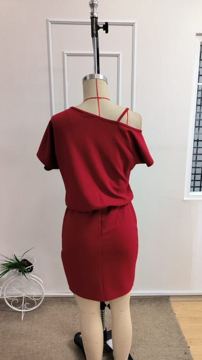 Rochie Scurtă din Crepon Janjan pentru Femei, Mâneci Scurte, Umerii Descoperiți, Atârnată, 34553