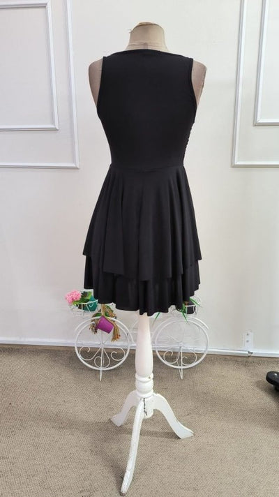 Rochie scurtă de damă cu volane, model nisipos, cu guler rotund și bretele, 34593