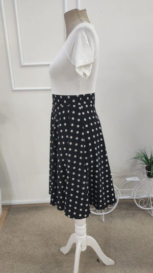 Rochie scurtă din crep tricotat cu buline și decolteu în V pentru femei, cu mânecă scurtă, 34697