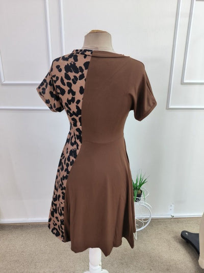 Kadın Kısa Kollu V Yakalı Bir Yanı Leopar Detaylı Kısa Viskon Elbise, 34818