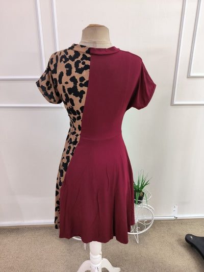 Rochie scurtă din viscoză pentru femei, cu mânecă scurtă, decolteu în V și detaliu leopard pe o parte, 34819