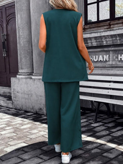 Compleu feminin fără mâneci, guler deschis, cu buzunare, veston și pantaloni din Janjan Krep, 36465