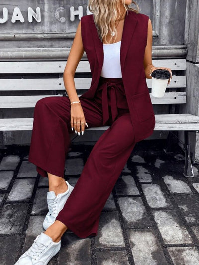 Compleu feminin fără mâneci, guler deschis, cu buzunare, veston și pantaloni din Janjan Krep, 36466