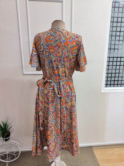 Rochie midi din suprem cu mânecă scurtă, guler încrucișat, detalii cu legătură laterală și model, 36709