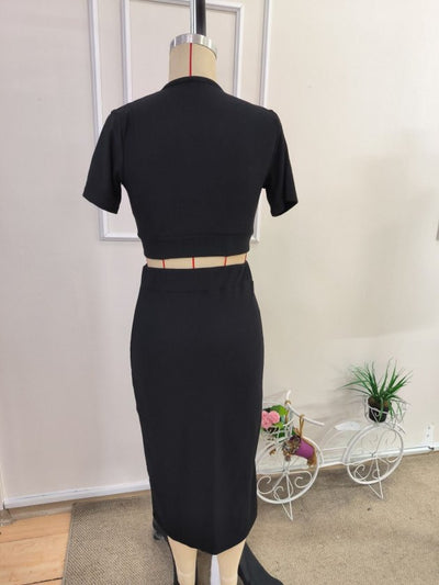 Compleu bluză crop cu mâneci scurte, guler wrap, cu nasturi și fustă midi din OTTOMAN, 37455