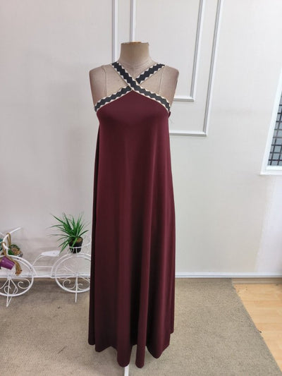 Rochie lungă de damă din crep Janjan, decupată pe umeri, cu detaliu elastic în cruce în față, 35426