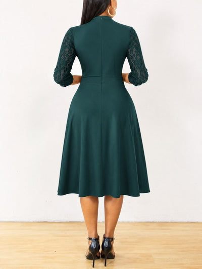 Rochie crep importata scurta pentru femei cu maneca scurta, guler V si detalii din dantela, 35722