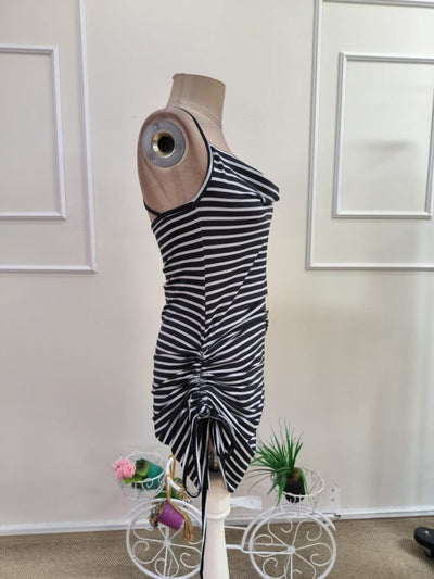 Rochie scurtă din bumbac pentru femei, bretele, guler degajat pe față, detaliu crăciun pe spate, model pe dungi, buznuire pe laturi, 35964